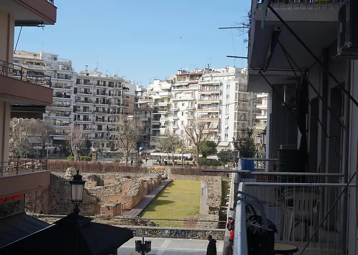 Navarino Square *